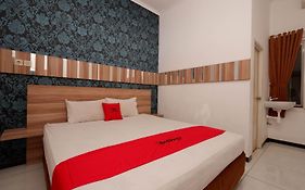 Reddoorz Near Plaza Simpang Lima